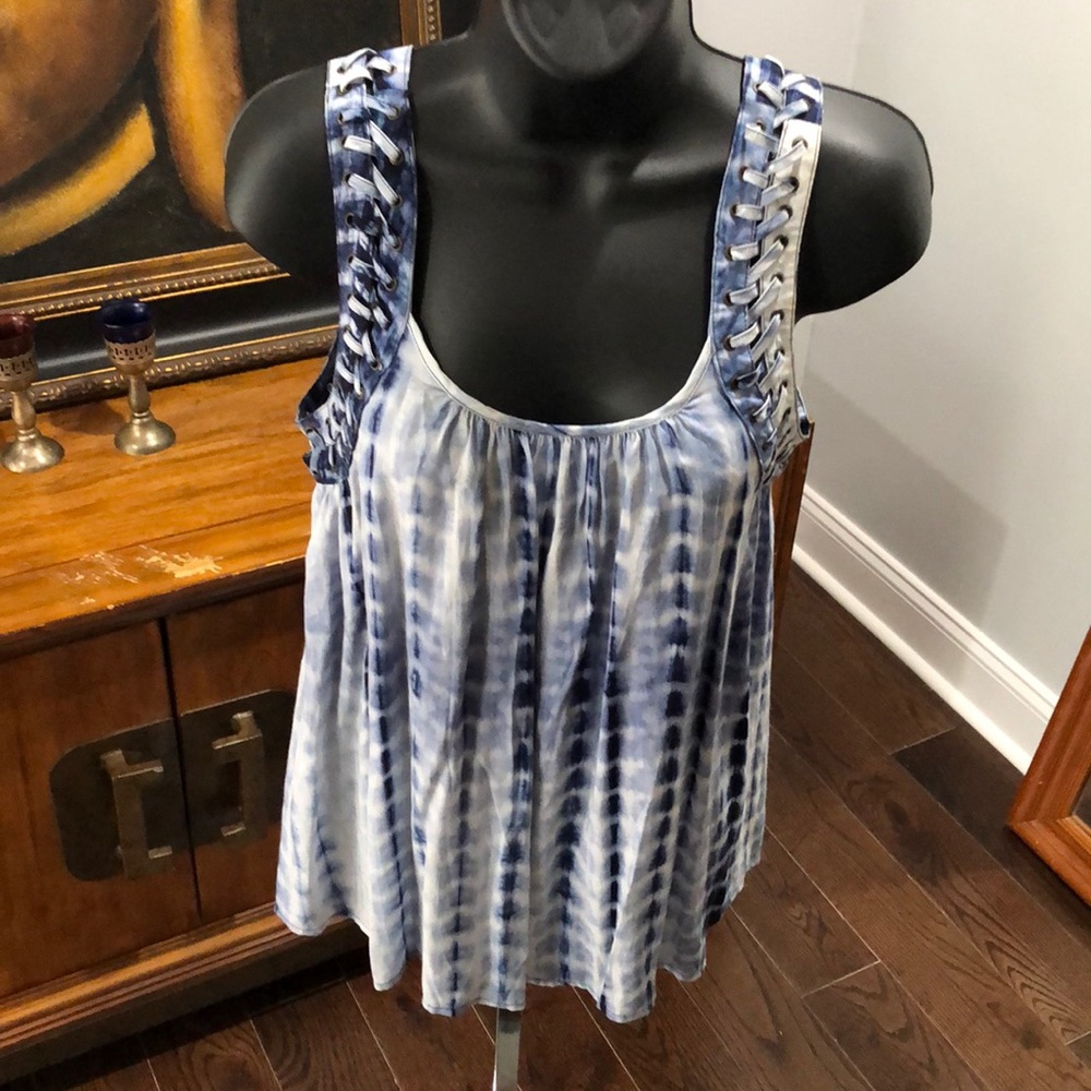 TIE DYE BRAIDED SHOULDER BLOUSE